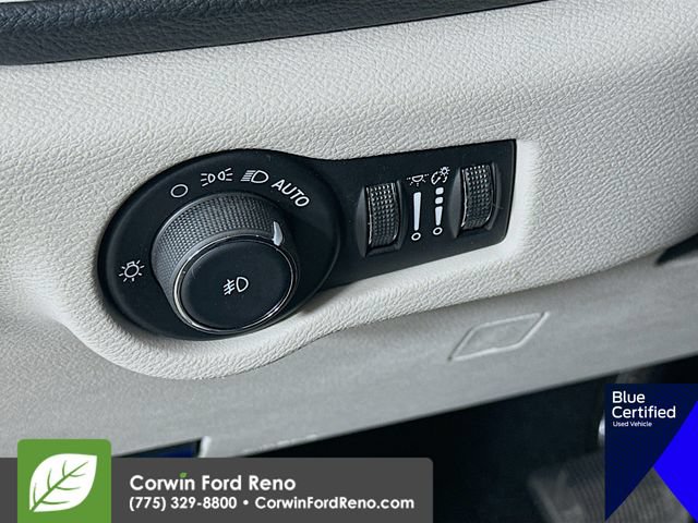 Used 2024 Chrysler Pacifica Touring-L AWD/4WD image 13