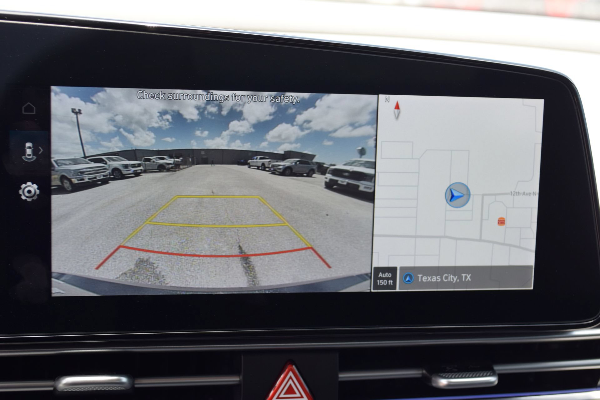 Used 2024 Hyundai Elantra SEL FWD image 13