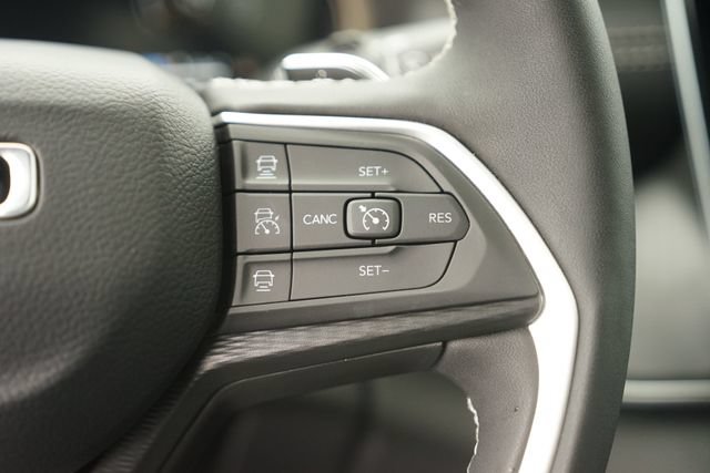 Used 2025 Jeep Grand Cherokee L Laredo w/ Luxury Tech Group I AWD/4WD image 26