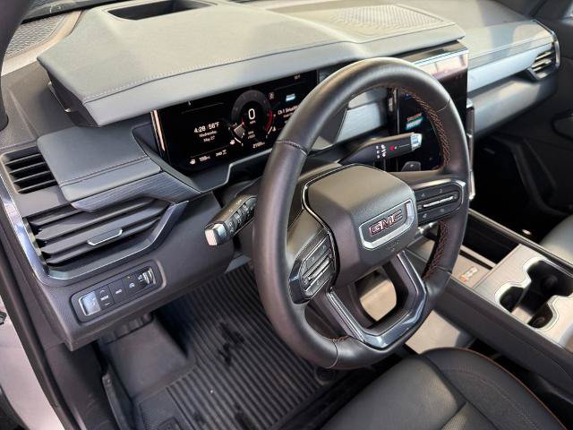 Used 2025 GMC Acadia AT4 w/ Luxury Package AWD/4WD image 21