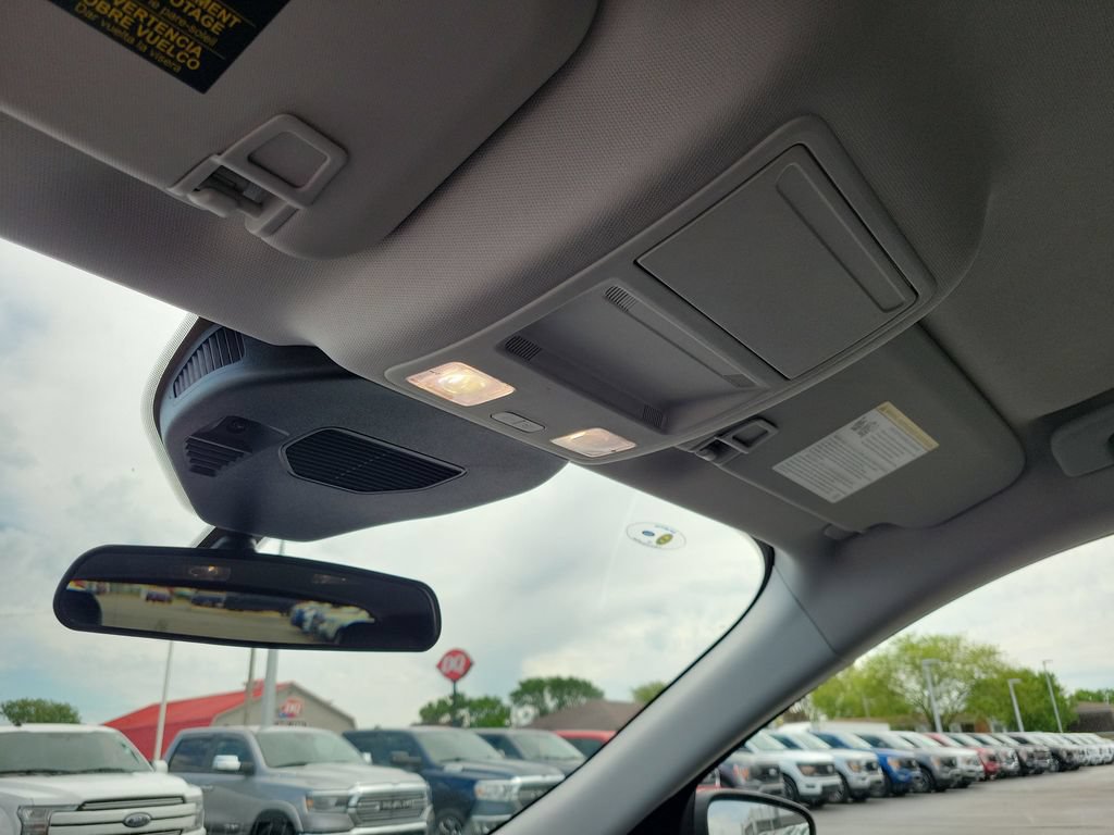 Certified 2025 Ford Escape SE FWD image 30