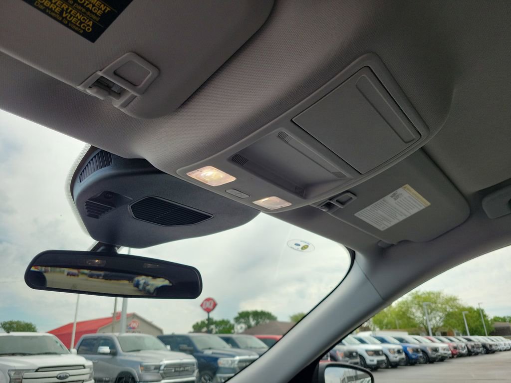 Certified 2025 Ford Escape SE FWD image 30