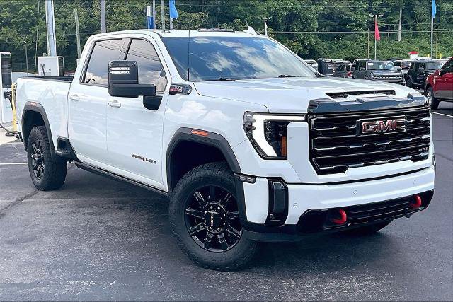 Used 2024 GMC Sierra 2500 AT4 w/ AT4 Premium Plus Package AWD/4WD image 2