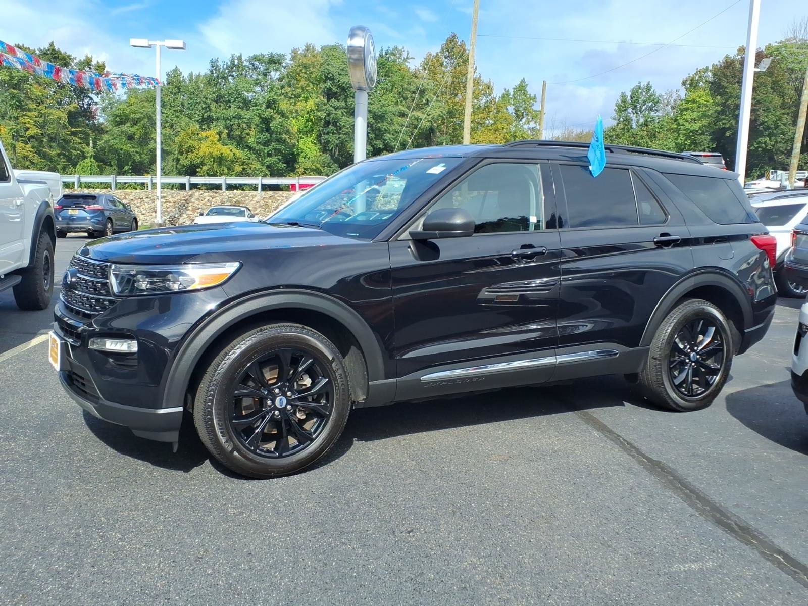 Certified 2023 Ford Explorer XLT w/ Equipment Group 202A AWD/4WD image 5