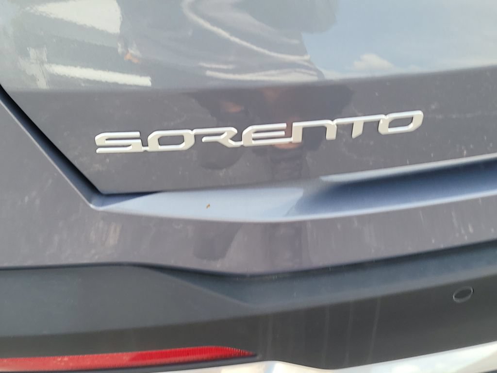 Used 2025 Kia Sorento S FWD image 6