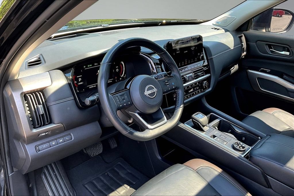 Used 2023 Nissan Pathfinder Platinum AWD/4WD image 20