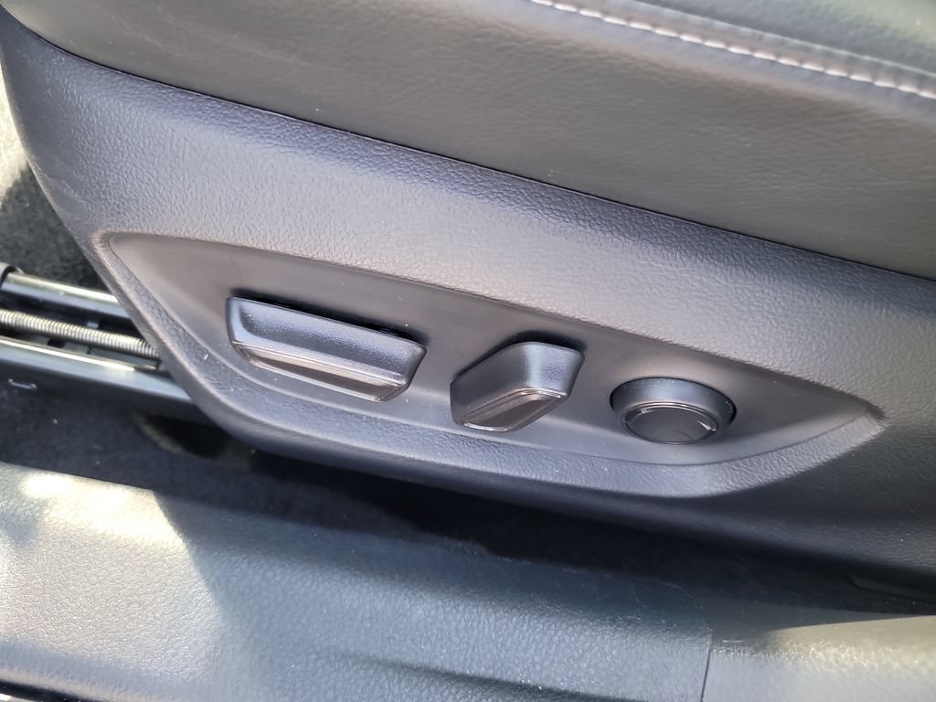Used 2022 Toyota Camry XSE FWD image 16