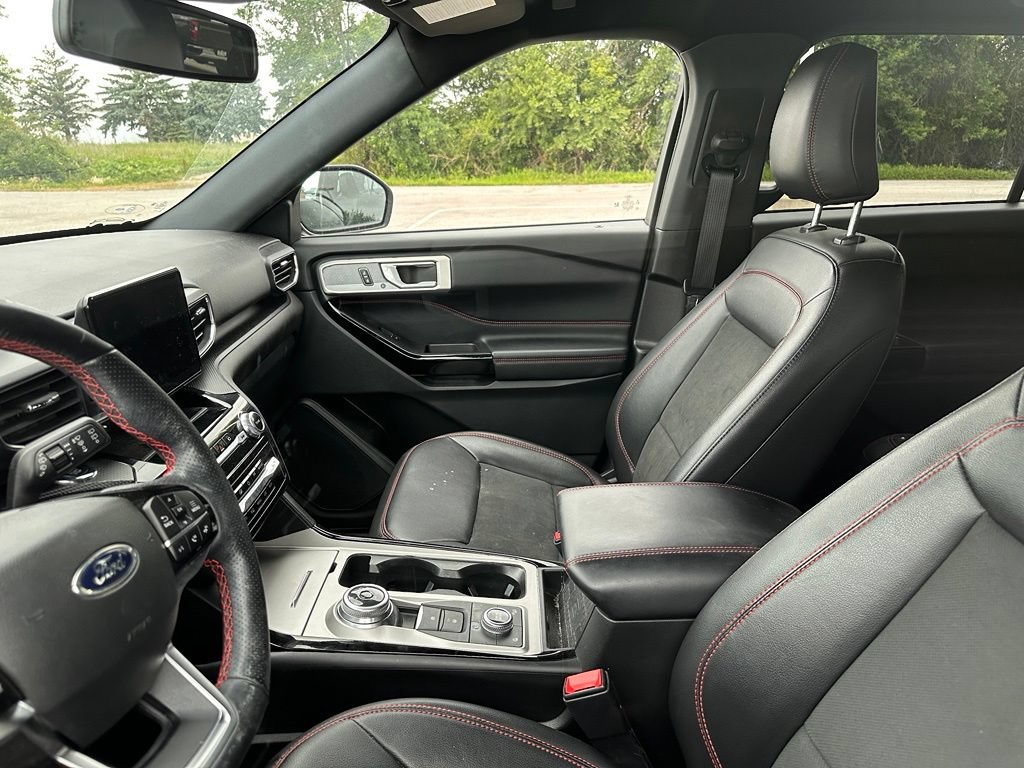 Certified 2022 Ford Explorer ST-Line w/ Class IV Trailer Tow Package AWD/4WD image 6