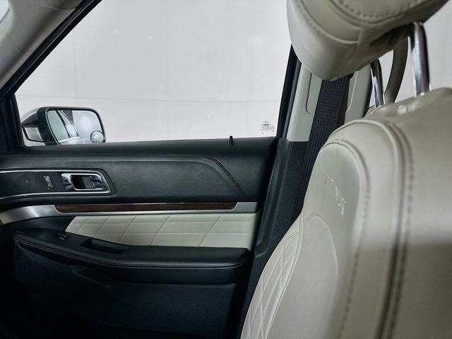 Certified 2017 Ford Explorer Platinum image 27