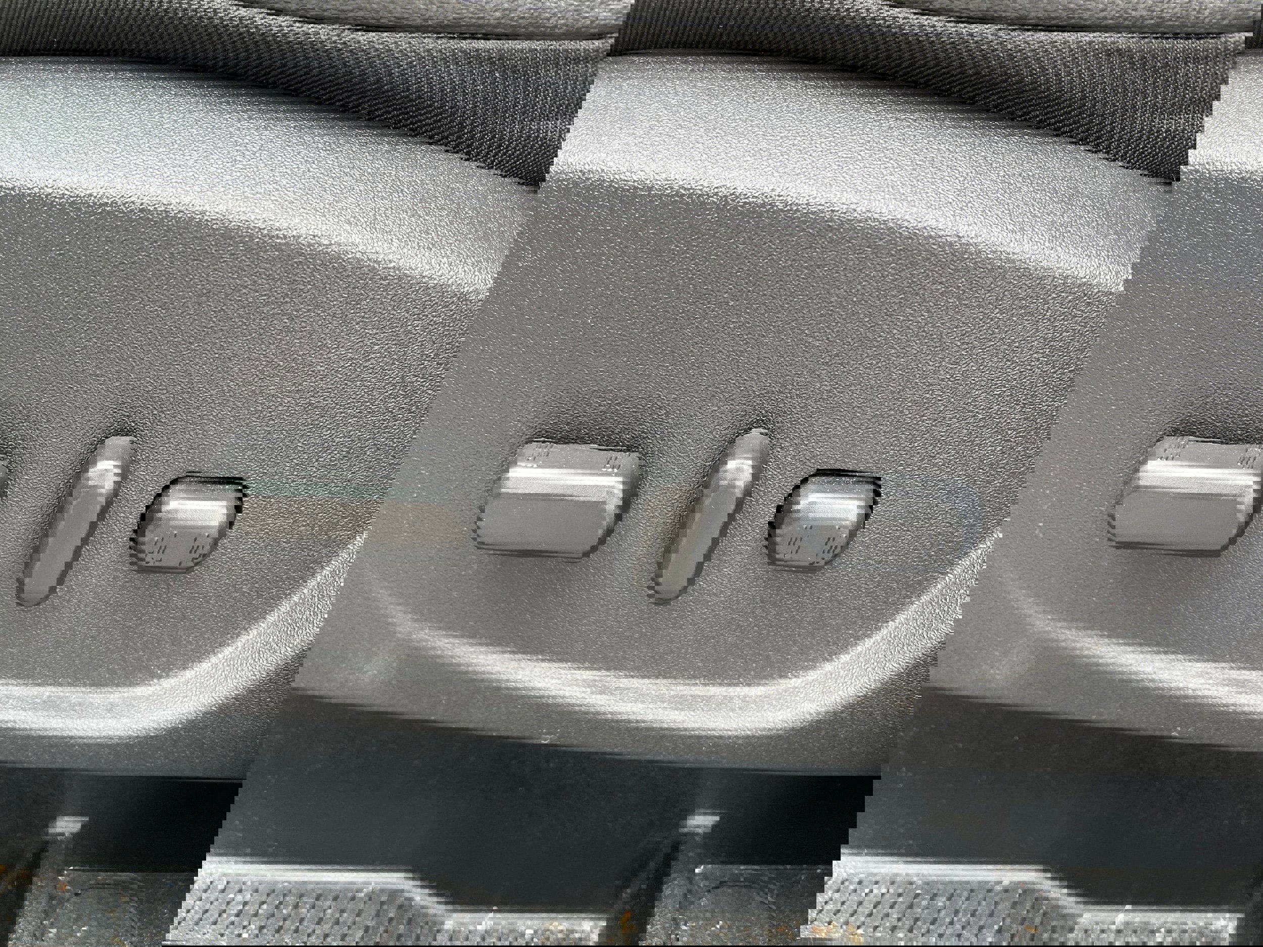 Certified 2018 Ford Escape Titanium w/ Ford Safe & Smart Package image 11