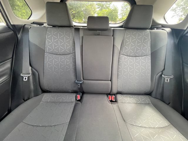 Used 2020 Toyota RAV4 XLE FWD image 16