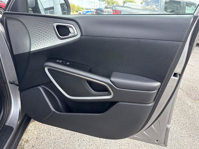 Used 2024 Kia Soul LX w/ Option Group 015 FWD image 21