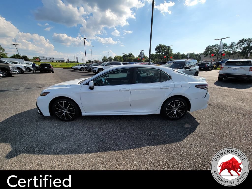 Used 2023 Toyota Camry SE FWD image 3