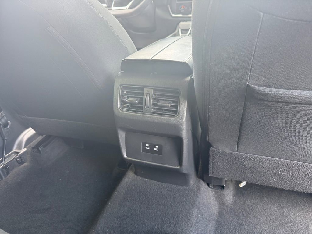 Used 2024 Nissan Rogue SV AWD/4WD image 24