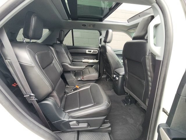 Certified 2022 Ford Explorer XLT w/ Equipment Group 202A AWD/4WD image 15