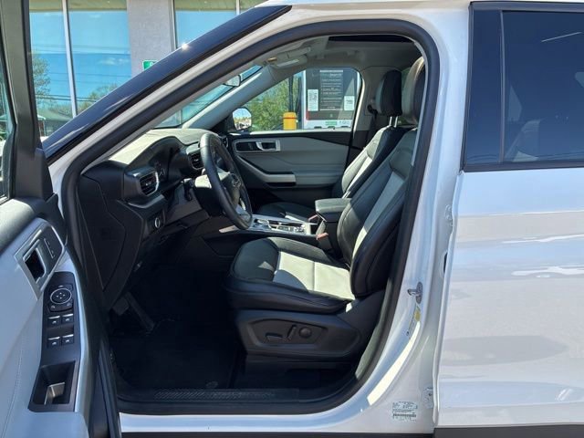 Certified 2023 Ford Explorer XLT w/ Equipment Group 202A AWD/4WD image 18