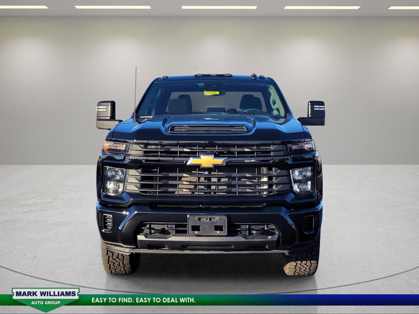 Used 2024 Chevrolet Silverado 2500 Custom w/ Custom Value Package image 8
