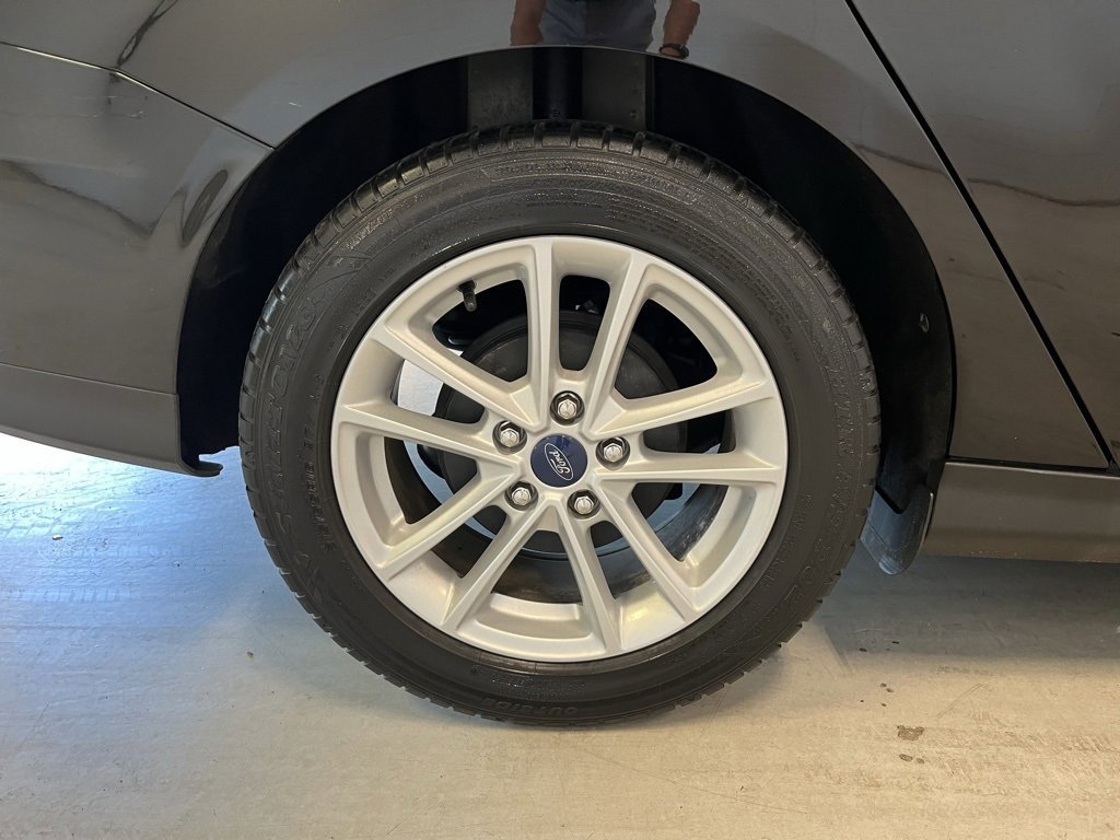 Certified 2018 Ford Focus SE image 11