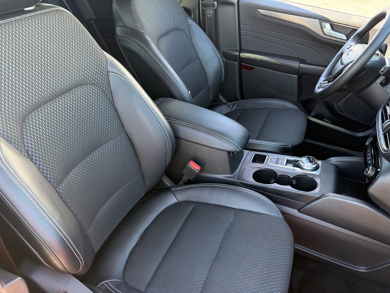 Certified 2026 Ford Escape SE FWD image 11
