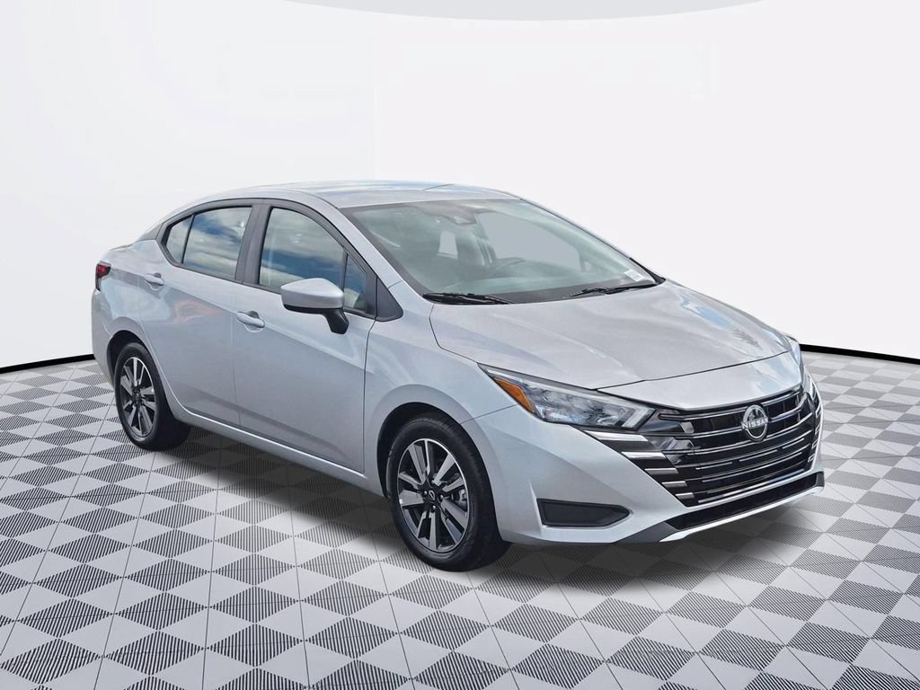 Used 2025 Nissan Versa SV FWD image 8