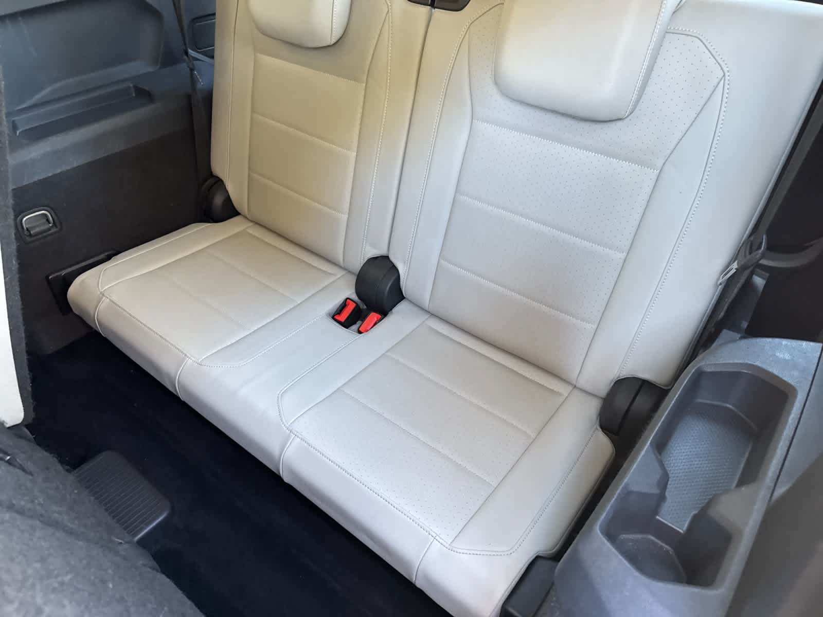 Used 2019 Volkswagen Tiguan SE w/ Panoramic Sunroof Package FWD image 15