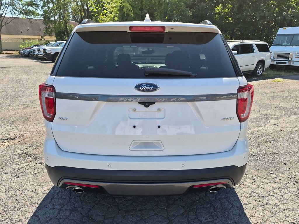 Certified 2017 Ford Explorer XLT w/ Equipment Group 202A AWD/4WD image 10