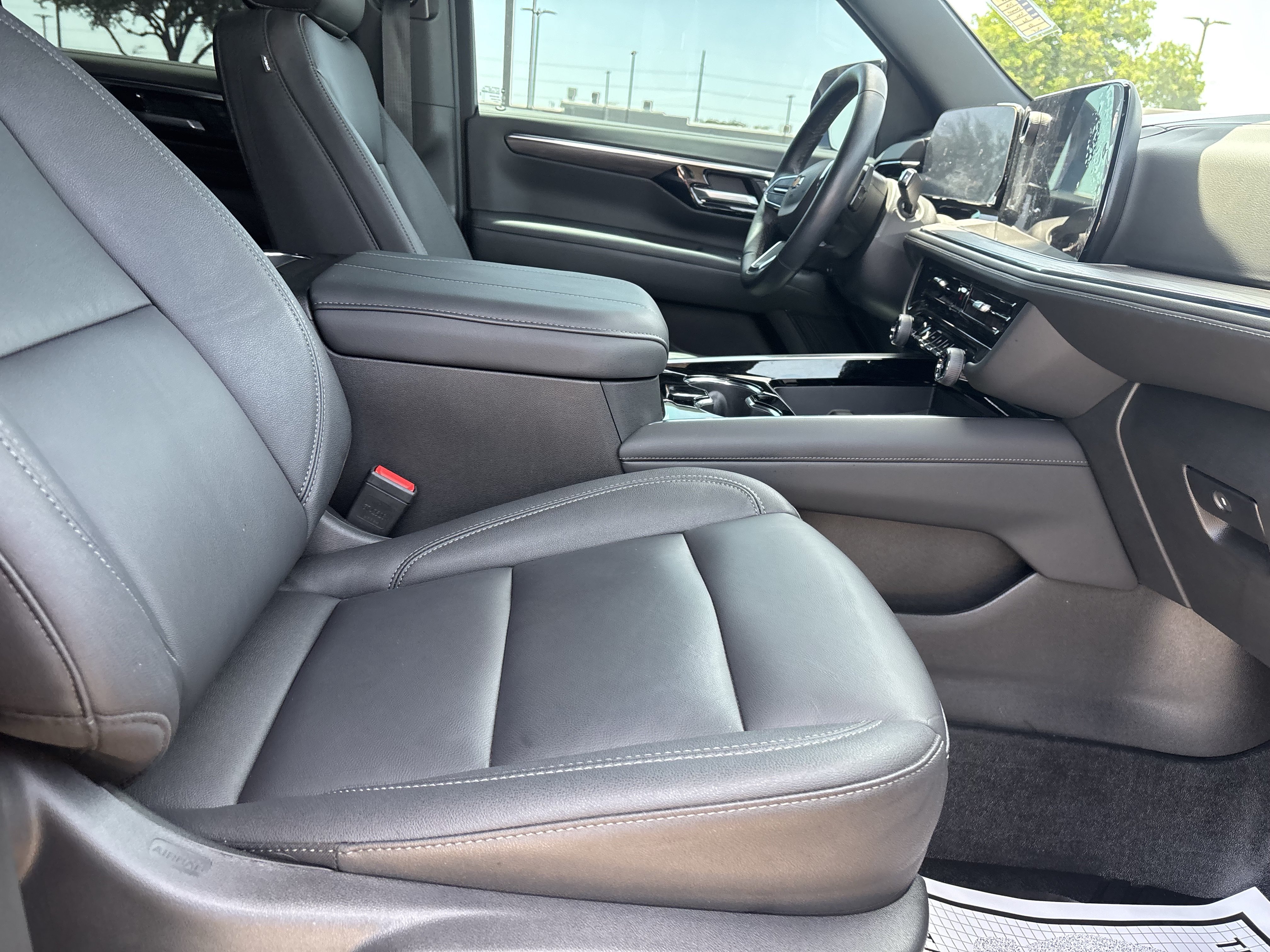 Used 2026 Chevrolet Tahoe LT w/ Comfort Package RWD image 26
