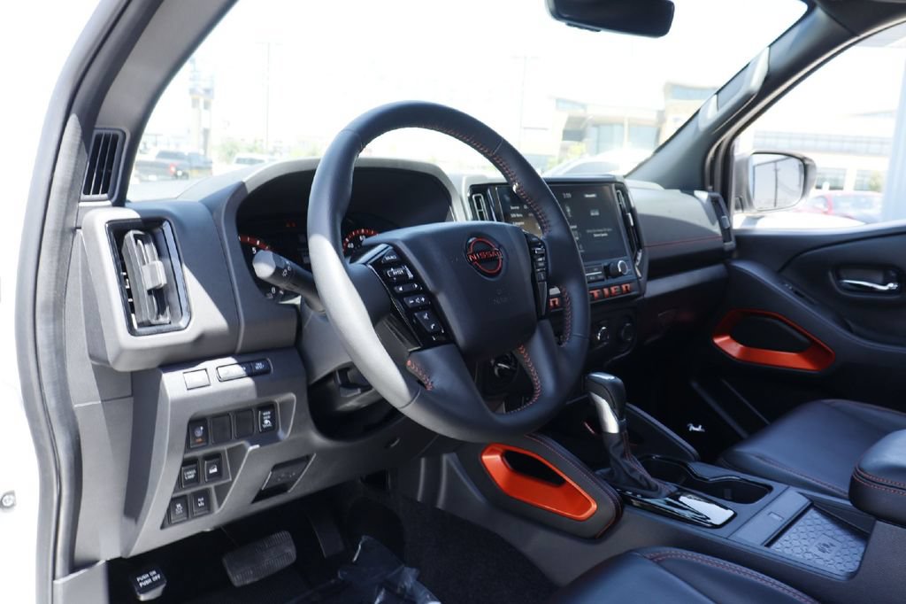 Used 2025 Nissan Frontier PRO-4X w/ Pro Premium Package AWD/4WD image 3