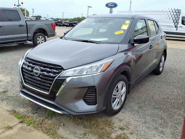 Used 2024 Nissan Kicks S FWD image 1