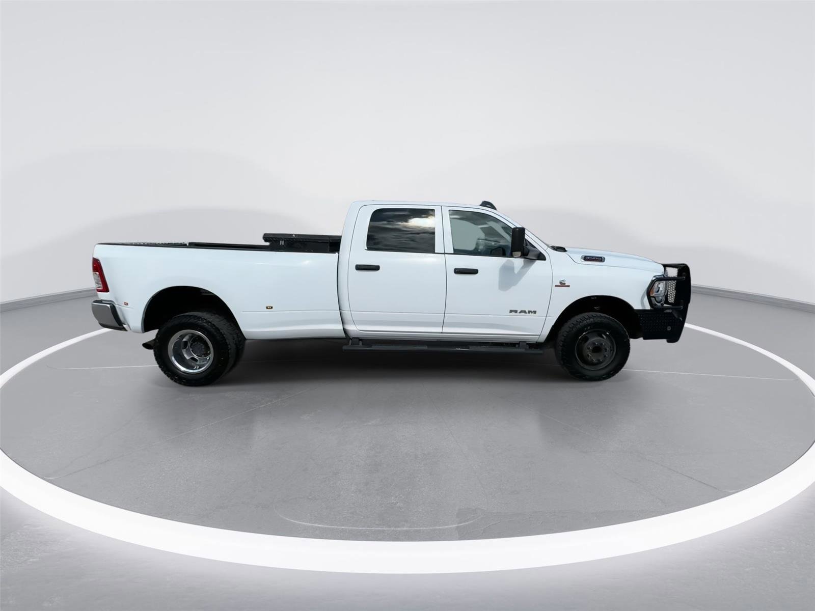 Used 2022 RAM 3500 Tradesman image 3