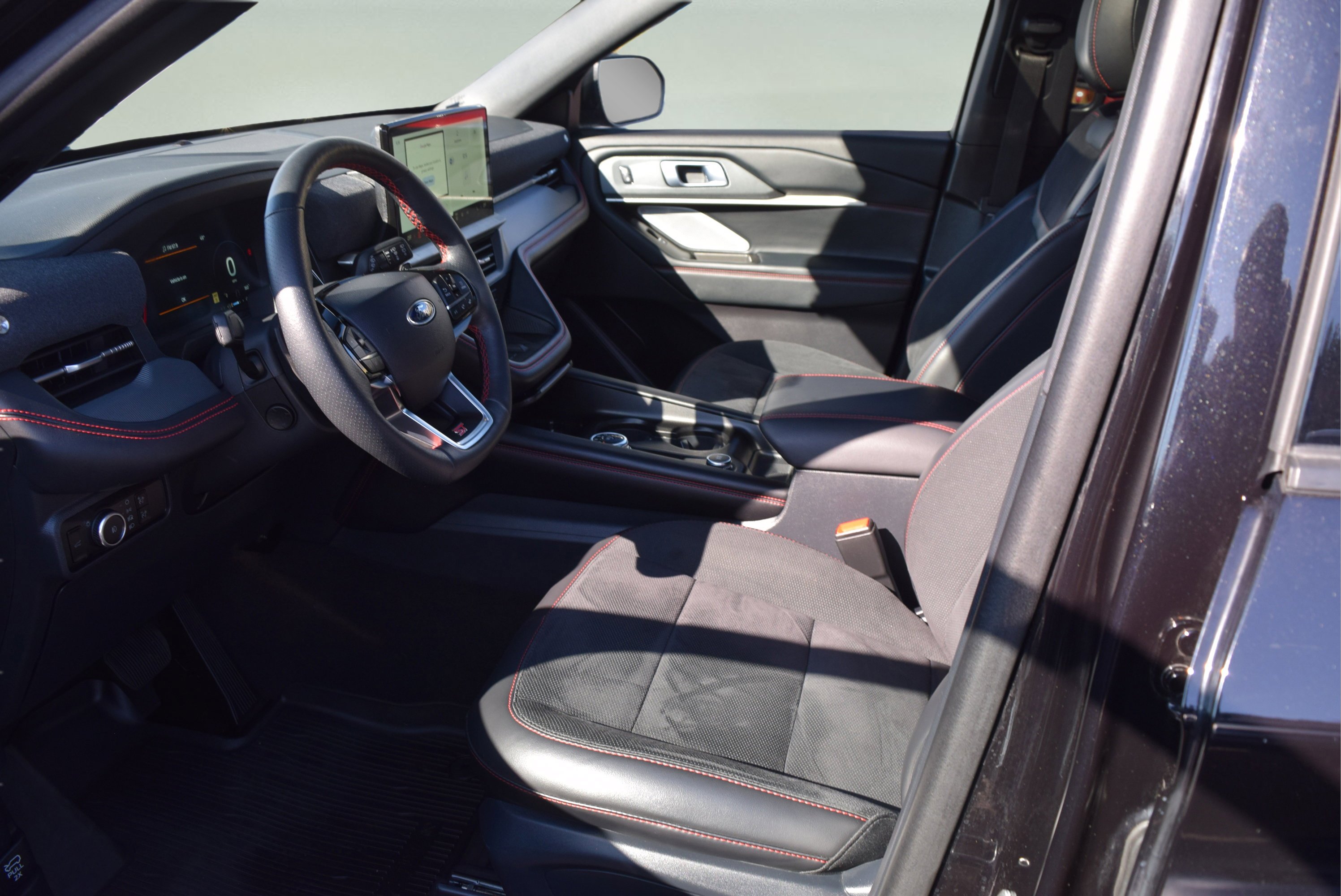 Certified 2025 Ford Explorer ST image 11