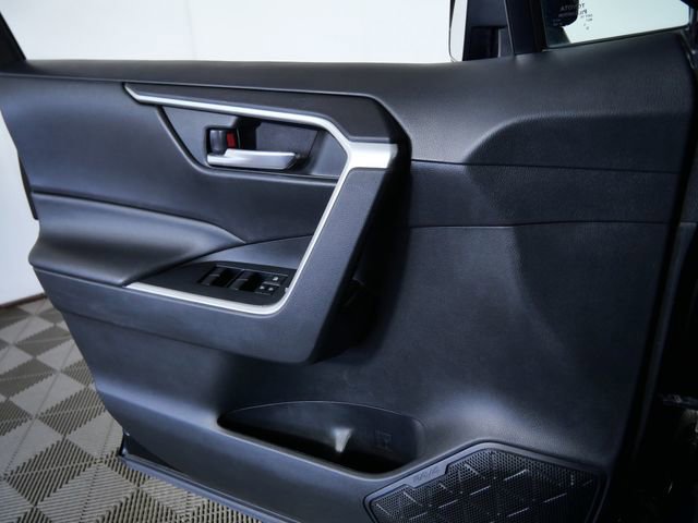 Used 2020 Toyota RAV4 XLE w/ All Weather Liner Package AWD/4WD image 29