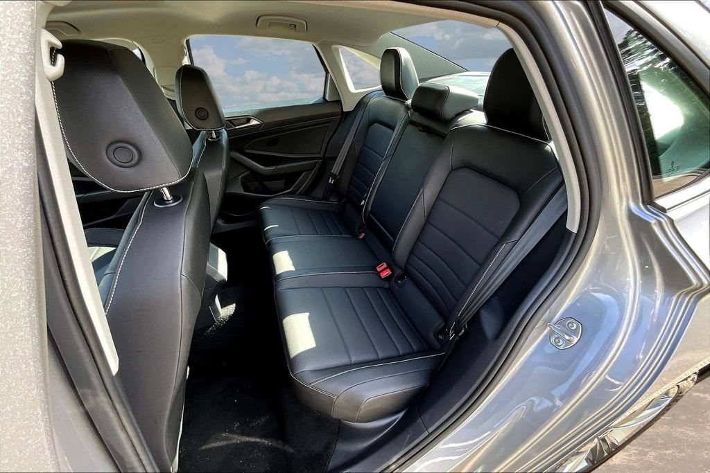 Used 2024 Volkswagen Jetta SE FWD image 24