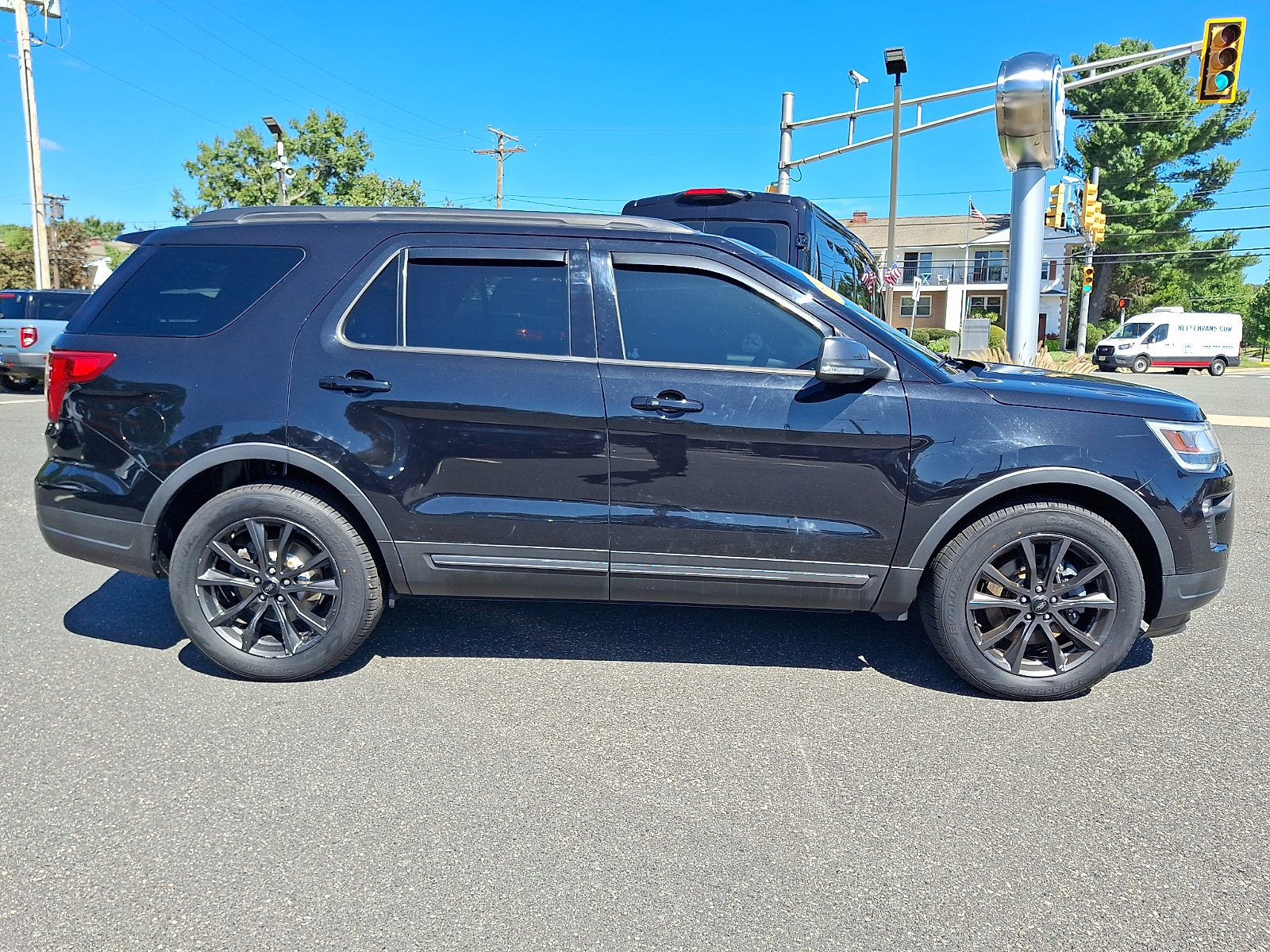 Certified 2019 Ford Explorer XLT w/ Equipment Group 202A AWD/4WD image 12