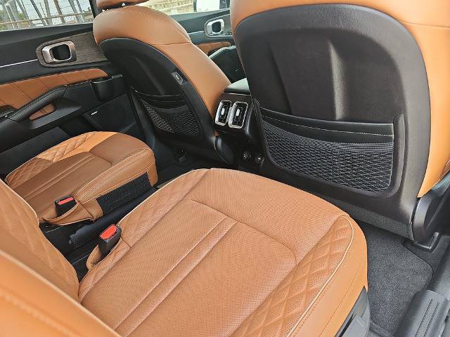 Used 2022 Kia Sorento SX Prestige w/ Rust Color Package AWD/4WD image 11