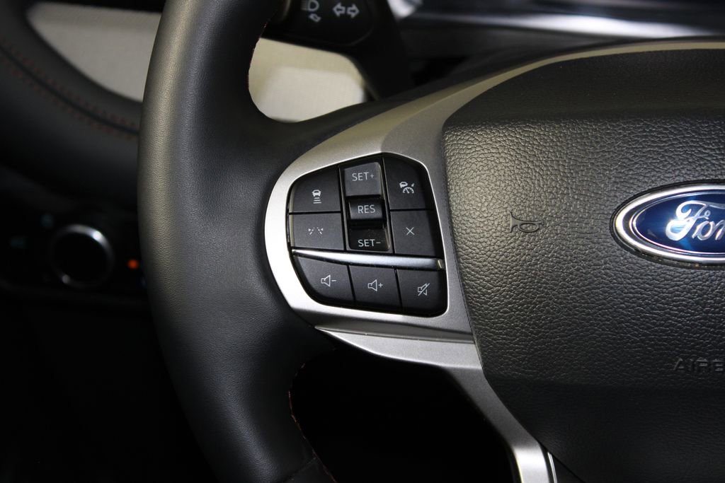 Certified 2025 Ford Explorer Active image 16