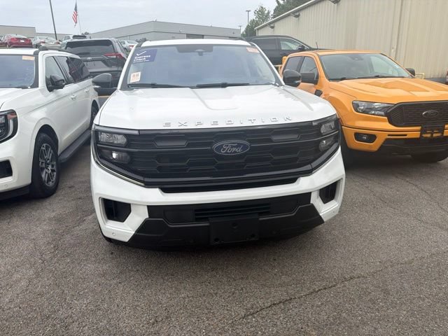 Certified 2025 Ford Expedition Active AWD/4WD image 6
