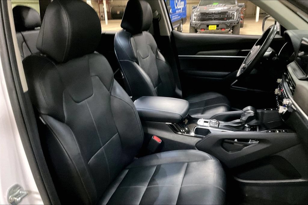 Used 2022 Kia Telluride EX w/ EX Premium Package AWD/4WD image 7