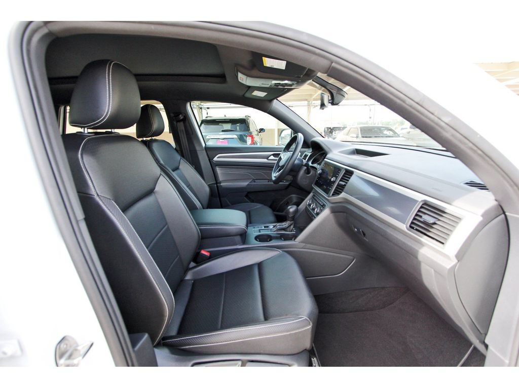 Used 2021 Volkswagen Atlas Cross Sport SE FWD image 27