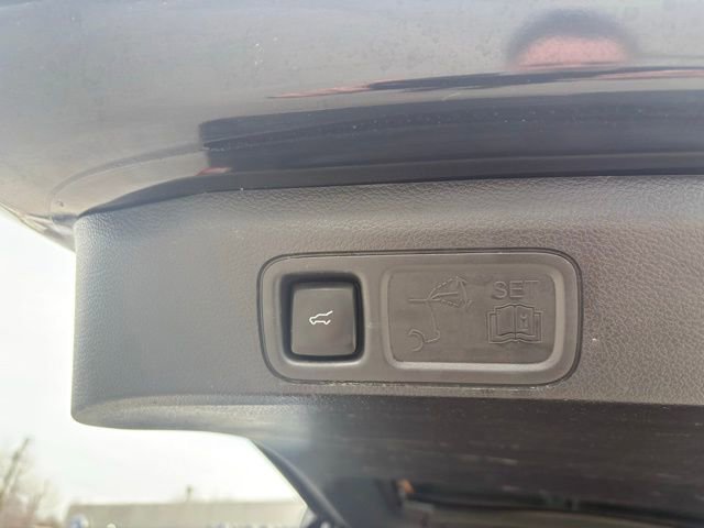 Certified 2024 Ford Expedition Limited image 38