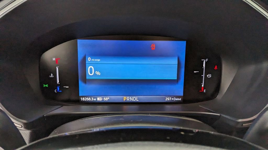 Certified 2025 Ford Escape SE w/ Class II Trailer Tow Package FWD image 22