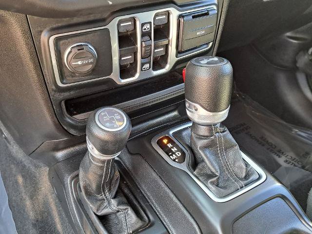Used 2024 Jeep Wrangler Unlimited Sahara AWD/4WD image 13