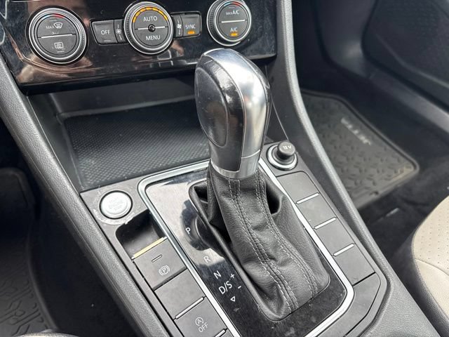 Used 2019 Volkswagen Jetta R-Line FWD image 30