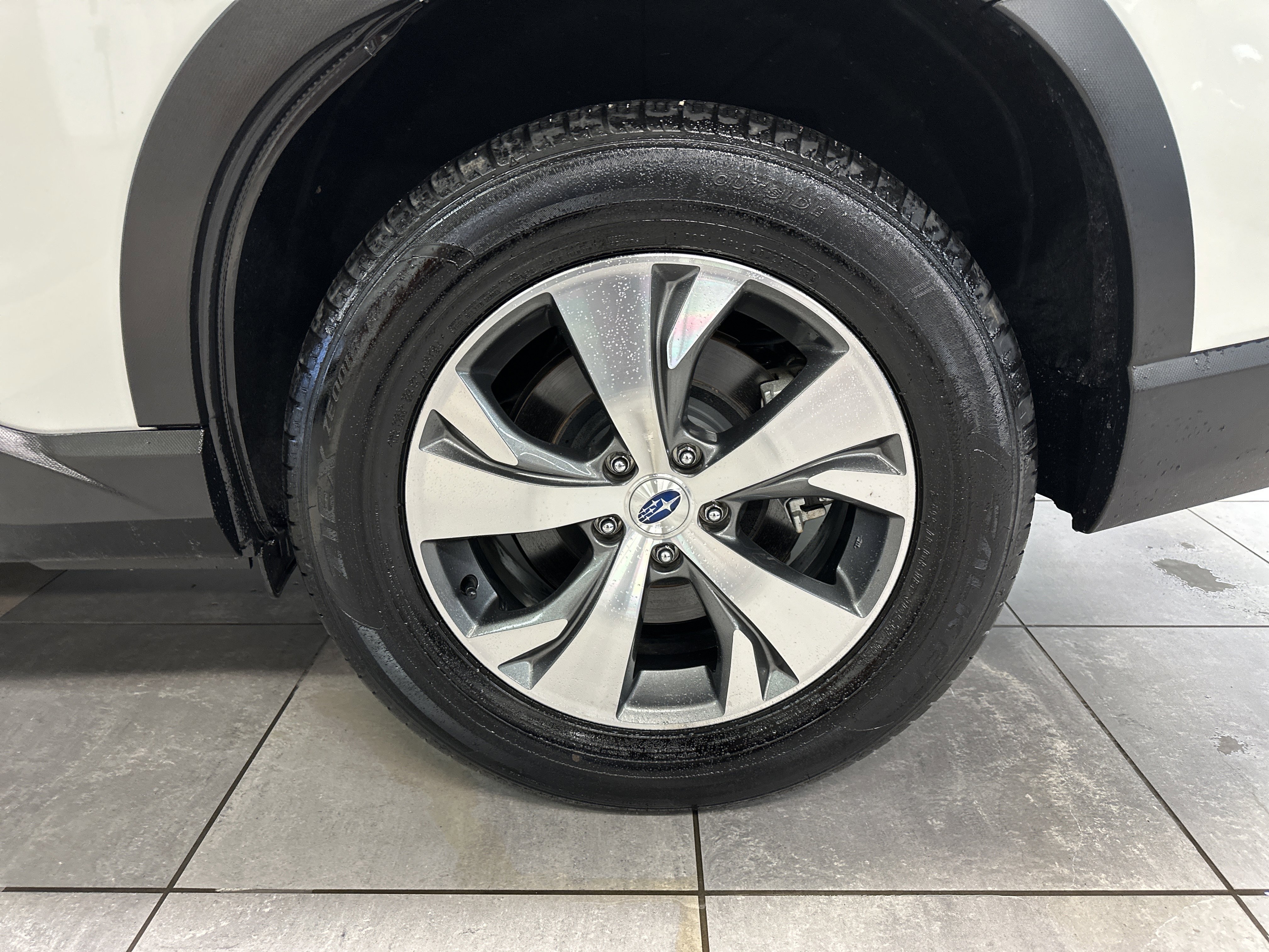 Used 2024 Subaru Ascent Premium w/ Convenience Package image 8