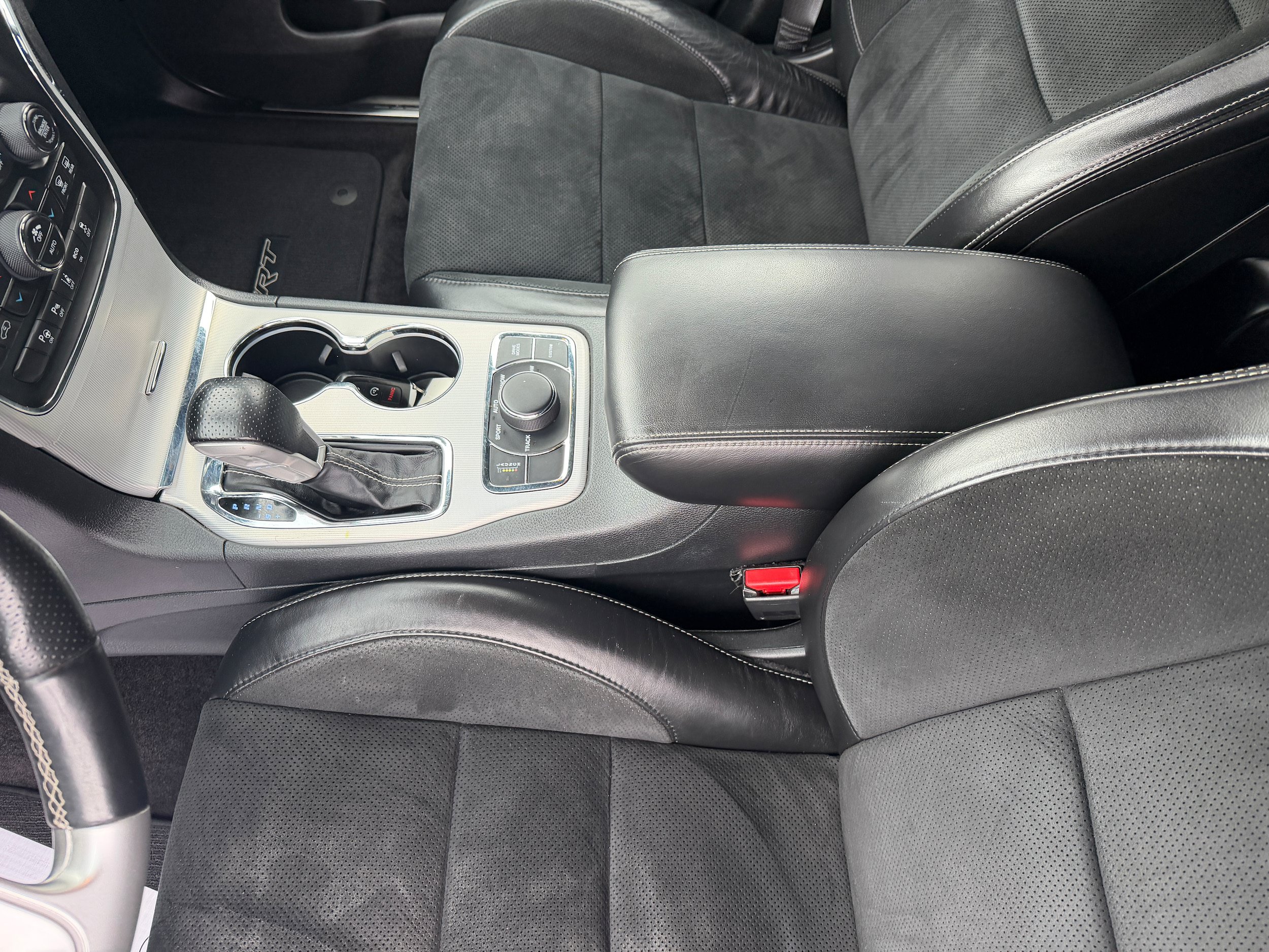 Used 2018 Jeep Grand Cherokee SRT AWD/4WD image 16