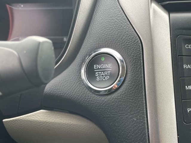 Certified 2018 Ford Fusion SE FWD image 17