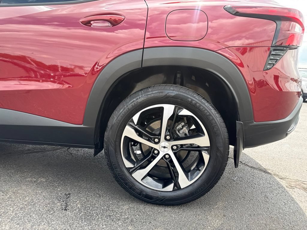 Used 2024 Chevrolet Trax RS w/ Driver Confidence Package FWD image 47