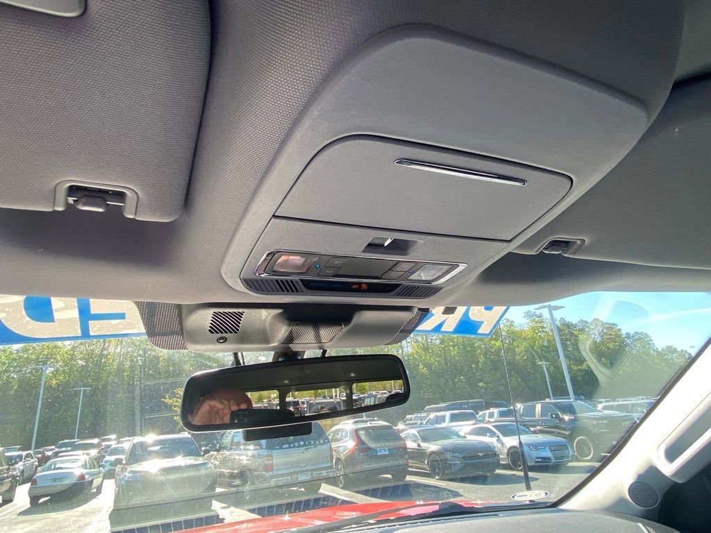 Certified 2022 Ford F150 Lariat w/ Equipment Group 502A High image 19