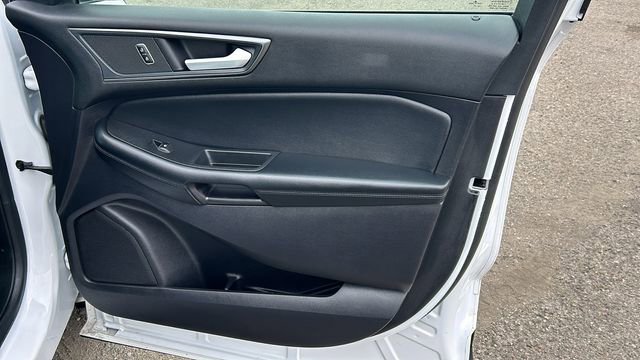 Certified 2020 Ford Edge SE image 10