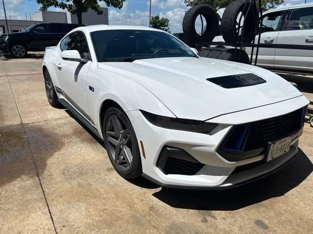 Certified 2025 Ford Mustang GT Premium RWD image 2